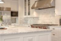 kitchen backsplash pictures with white cabinets Edarhome farmhouz infinitystonesblog spiridecor discernibledecor manchesterstyles