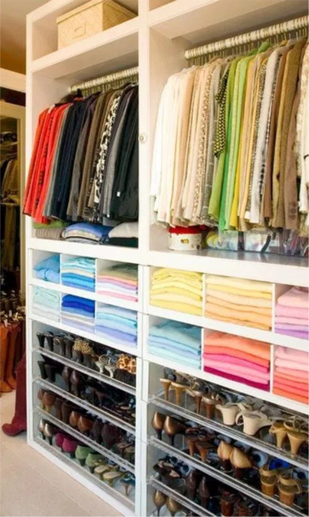 How Organize Clothes Closet Messy hacks optimize onedoessimply