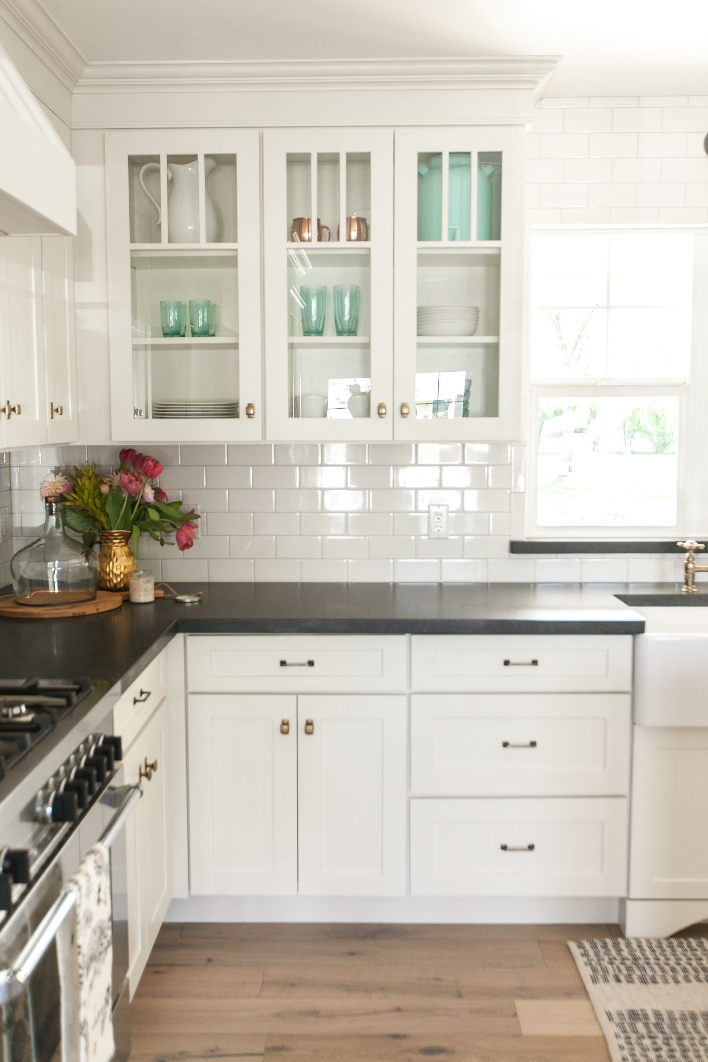 14 Unique Antique White Cabinets with Dark Hardwood Floors | Unique