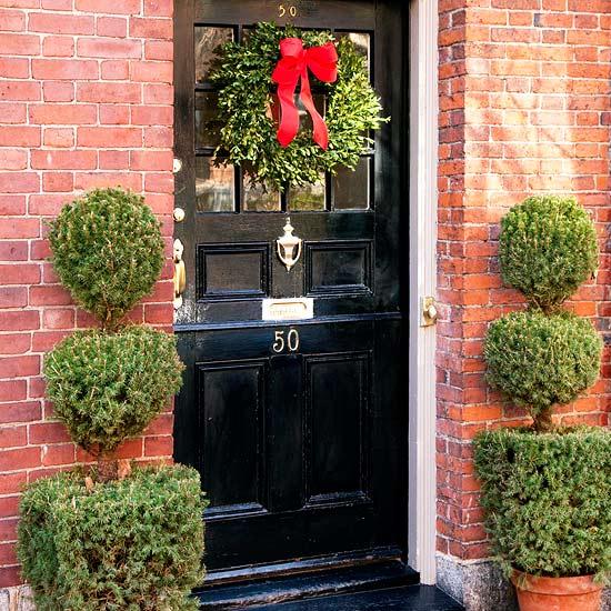 Holiday Decor for Front Door with Single Sidelight 15 spectacular front door christmas decor